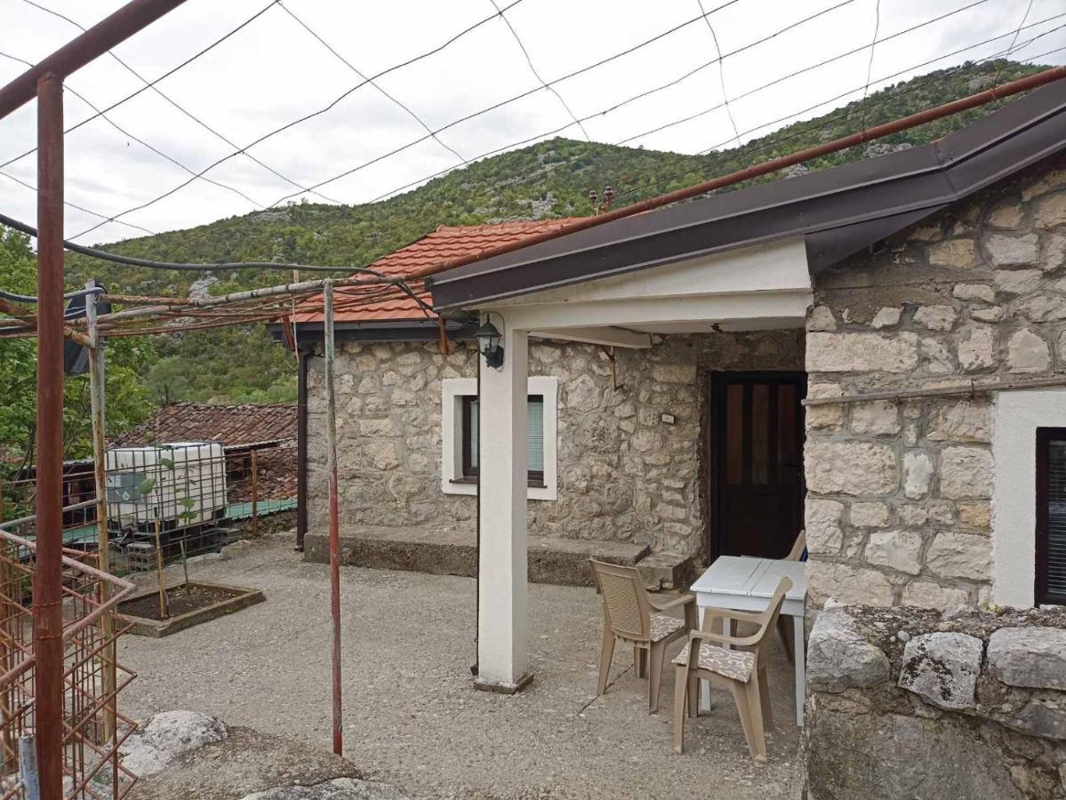 Feel The Karuch Villa Cetinje Exterior photo